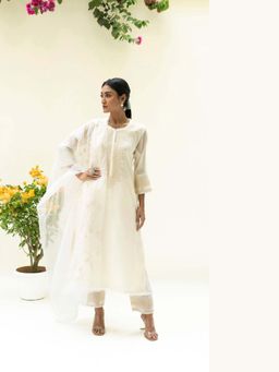 AM by Anita Mittal - White Cotton Dastak Kurta with Pant and Dupatta