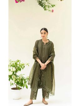 AM by Anita Mittal - Green Silk Reverse Applique Kurta with Pant and Dupatta