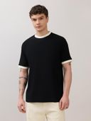 Black color option, Sold out, Currently selected