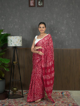 Ushvii - Suti Jaal Red Batik Saree With Unstitched Blouse