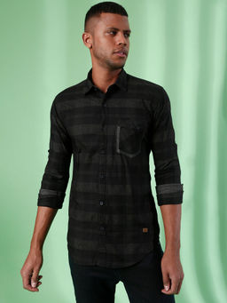 Campus Sutra - Men Checkered Casual Spread Shirt