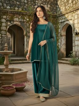 AVANSHEE - Women Teal Velvet Straight Kurta with Palazzo and Dupatta