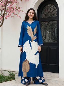 KAFTANIZE - Women Blue Floral Printed Straight Kurta and Palazzo