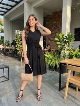 DECKEDUP - Women Black Stylish Plain Flared Dress with Belt