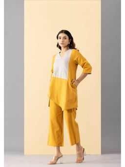 MARKKAH STUDIO - Mustard Chambray V-Neck Colo Block Co-Ord Set