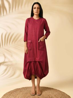 MARKKAH STUDIO - Wine Solid Crew Neck A-Line Midi Dress