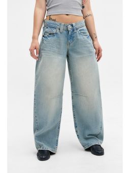 BDG by Urban Outfitters - Kayla Cocoon Bleach Blue Jeans