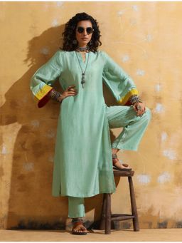 trueBrowns - Women Green Solid/Plain Kurta with Pant