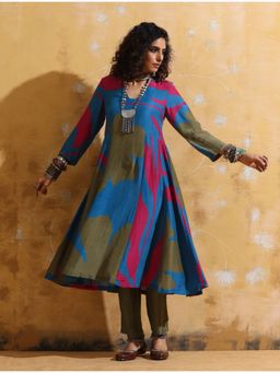 trueBrowns - Women Multi-Color Printed Anarkali Kurta with Pant