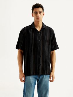 Levi's - Men Black Striped Relaxed Fit Shirt
