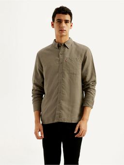 Levi's - Men Brown Solid Slim Fit Shirt