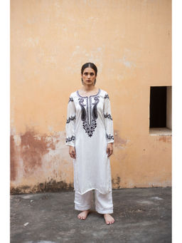 Avaasya Jaipur - White Zahabia Kurta With Pant (Set of 2)