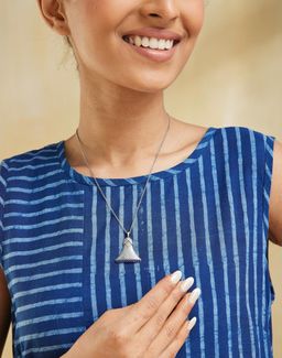 Fabindia - Women Blue Stone Pendant Necklace