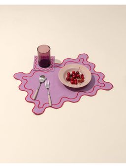 Lovedwell - Lavender Scalloped Placemats - Set of 4