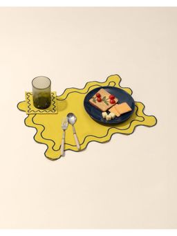 Lovedwell - Buttercup Scalloped Placemats - Set of 4