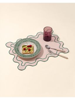 Lovedwell - Blush Scalloped Placemats - Set of 4