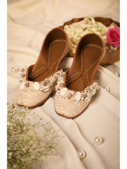 5 Elements by Radhika Gupta - Women Sreeja Jutti Casual Round Toe Light Beige