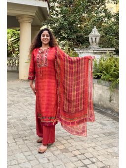 HERITAGE - Amber Rust Mirror Embroidered Raw Silk Kurta With Pant and Dupatta