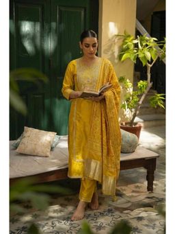 HERITAGE - Yellow Zari Embroidered Silk Kurta With Pant and Dupatta