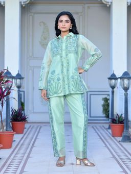 Vaasva Jaipur - Women Green Relaxed Floral Co-Ord (Set of 2)