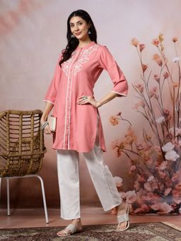 Nayam by lakshita - Women Pink Straight Floral Kurta with Pant (Set of 2)