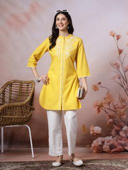 Nayam by lakshita - Women Yellow Straight Floral Kurta with Pant (Set of 2)