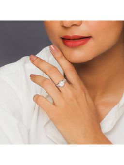 GIVA - Sterling Silver Pearly Leaf Ring For Women