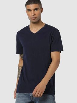 GAP - Men Navy Blue Solid T-Shirt