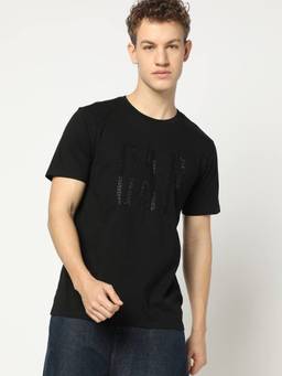 GAP - Men Black Embellished T-Shirt