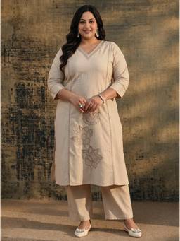 Extra love by Libas - Off White Floral Embroidered Kurta with Pant
