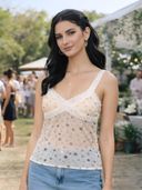 Off White color option, Currently selected