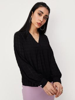 max - Women Textured V-neck Top