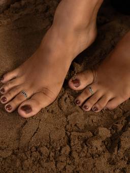 Shaya by CaratLane - Tenacious Archery Toe Ring in 925 Silver