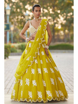 Vvani by Vani Vats - Moss Green Flower Blouse with Lehenga & Dupatta (Set of 3)