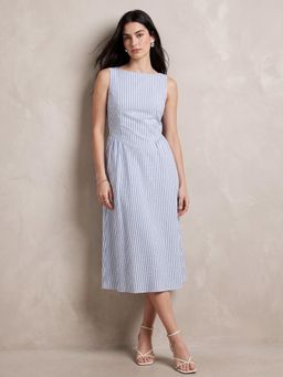 Outzidr - Blue Boat Neck Striped Drop Down Waistline Midi Dress