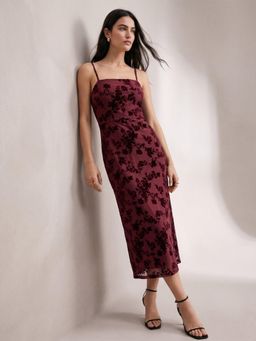 Outzidr - Wine Slim-Fit Evening Maxi Dress