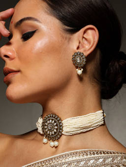 VENI - 18KT Gold Plated Kundan Studded and Pearls Jewellery Set