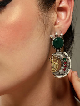 VENI - Crescent Shaped Earrings