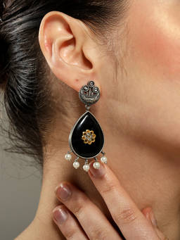 VENI - Tear Shaped Earrings