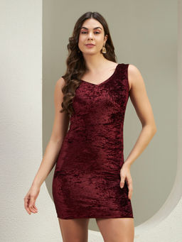 VAARARO - Maroon Glam Crushed Velvet Mini Dress with Stylish V-Neck