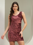 Red color option, Sold out, Currently selected