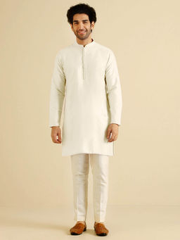 KISAH - Men Off White Kurta with Trouser (Set of 2)