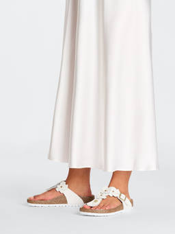 Birkenstock - Gizeh Flower Embellishment Women Regular Width White Sandals