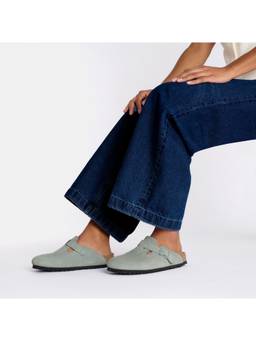 Birkenstock - Boston Soft Footbed Unisex Narrow Width Pure Sage Suede Leather Mules