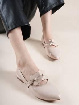 Drop Bold - Women Cream Floral Sandals