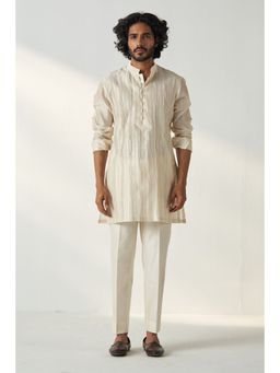 STUDIO BAGECHAA - White Aman Short Kurta with Pant (Set of 2)