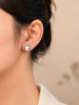 MINOUS - Silver Pearl Love Stud Earrings