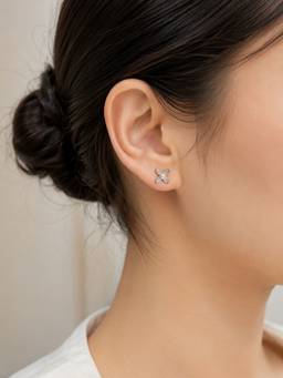 MINOUS - Silver Pearl Bloom Studs