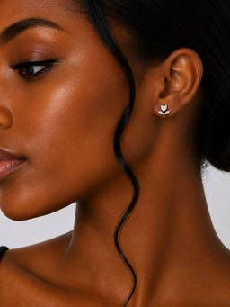 MINOUS - Silver Heart Flower Stud Earrings