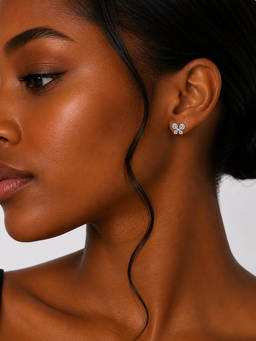 MINOUS - Silver Butterfly Sparkle Stud Earrings
